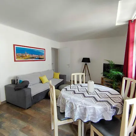 Jeu De Paume Apartment